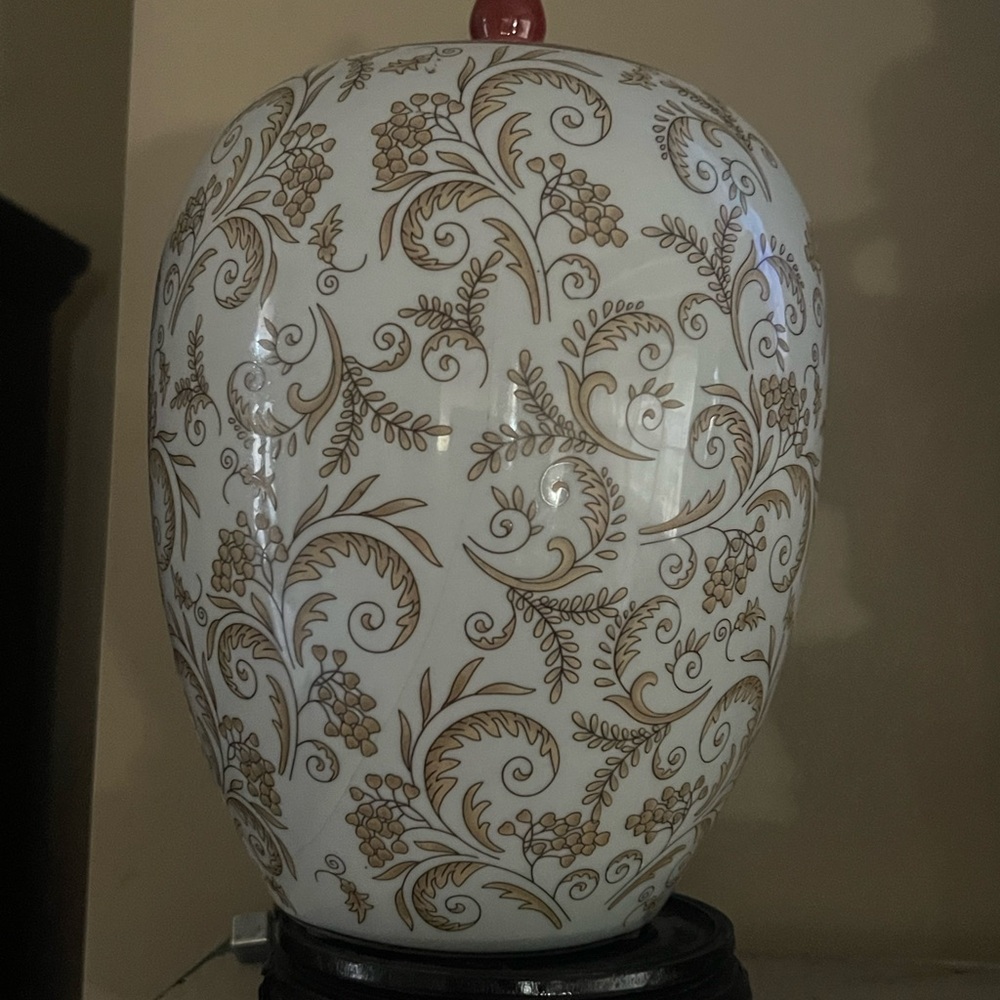 Elegant Gold and White Ceramic Vase